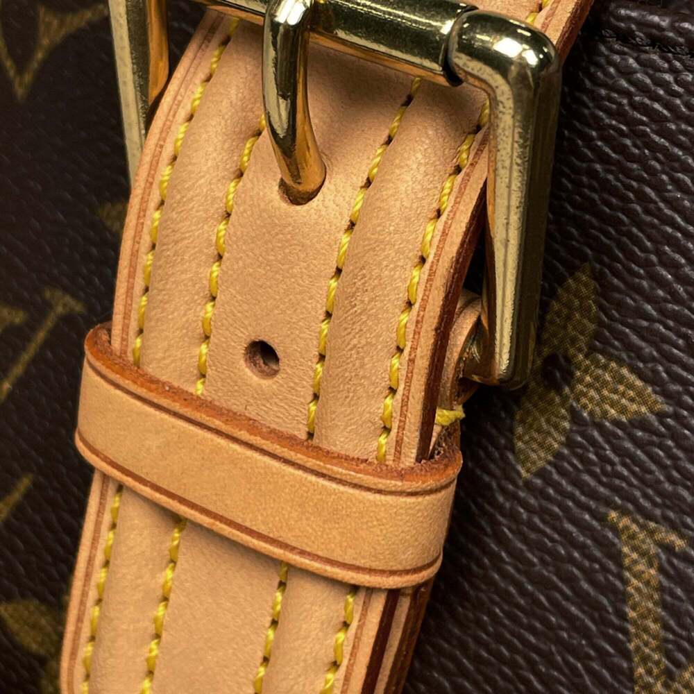 LOUIS VUITTON Brown Monogram Tote Bag - Picture 5 of 7